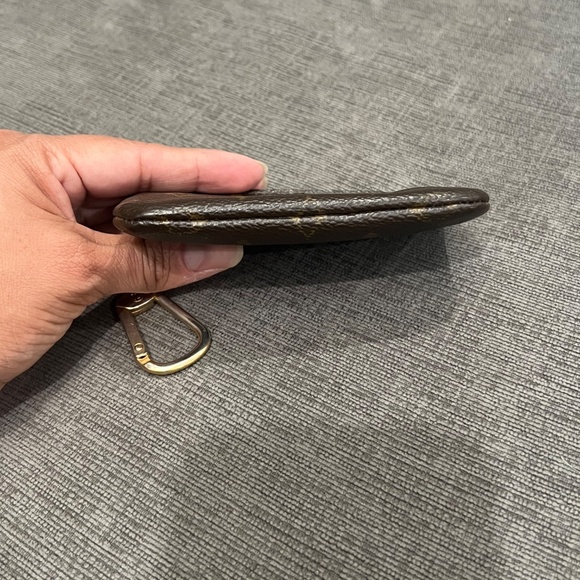 Louis Vuitton Monogram Key Pouch - Picture 6 of 7